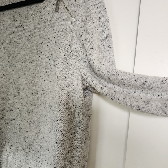 Ivanka Trump Gray Sweater with Layered Hem - Picture 6 of 8